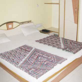 Hotel Yatri, Gandhinagar 4